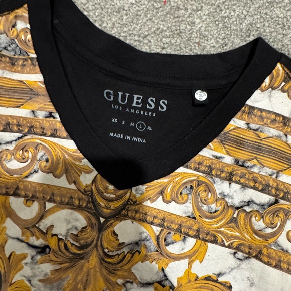 NWOT GUESS Black & Gold Baroque Marble V-Neck Tee – Luxe Designer Clubwear - Picture 6 of 6